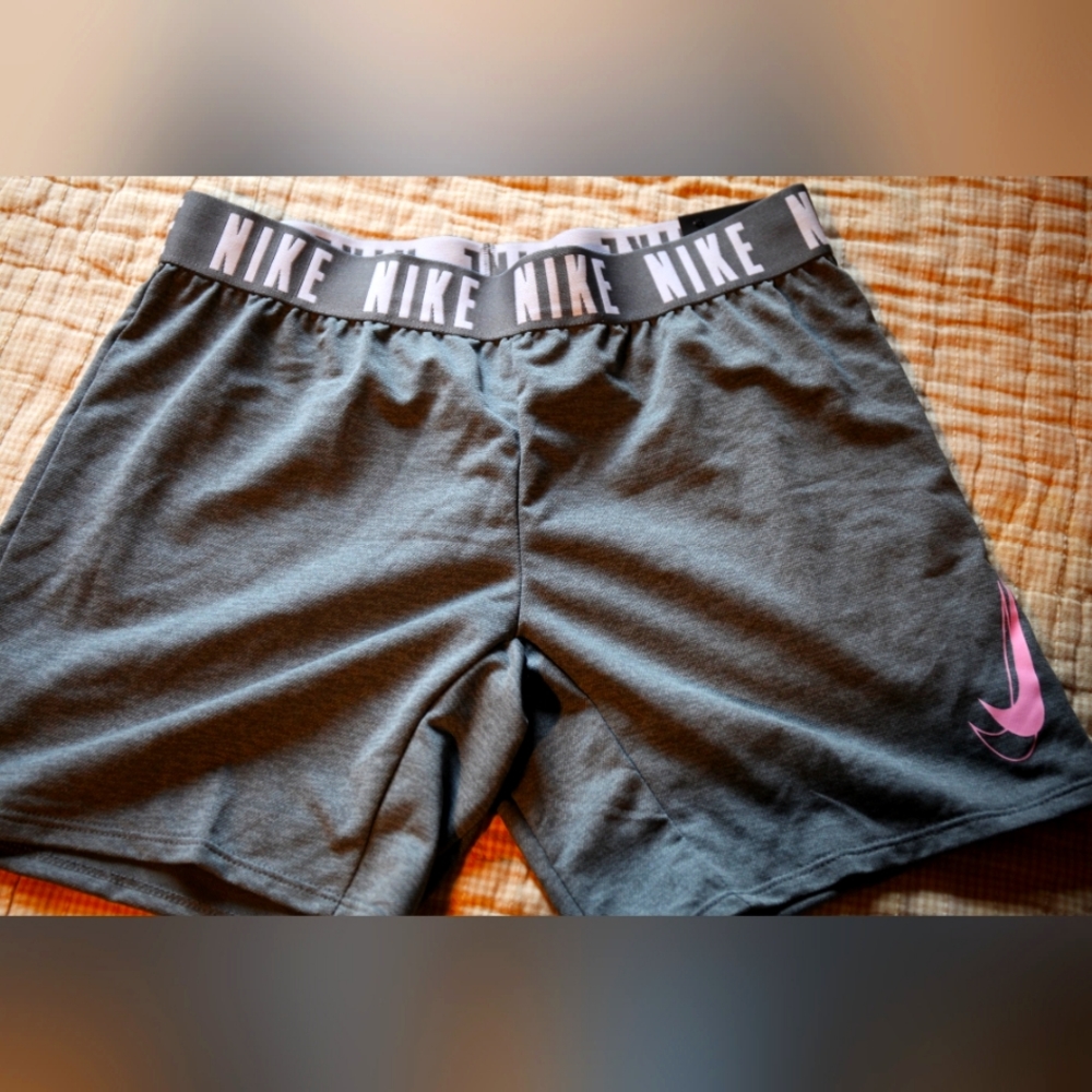 Nike Shorts Girls Youth Large